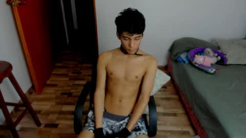 Snapshot of aliotttwink chatting on 9, 4, 2026 AliotTwink online show from 9, 4, 2026