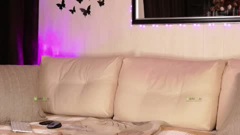 Snapshot of alisabo chatting on 12, 11, 2025 Alice online show from 12, 11, 2025