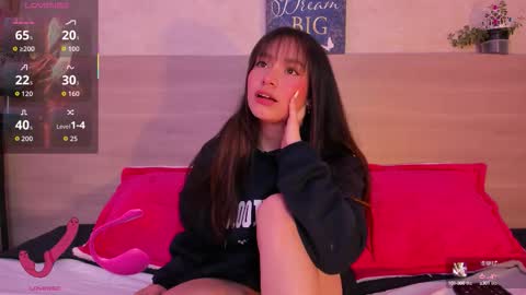 Snapshot of alisha_olsen_ chatting on 6, 10, 2025 alisha_olsen_ online show from 6, 10, 2025