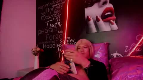 alishaa_nixx online show from 22, 9, 2025