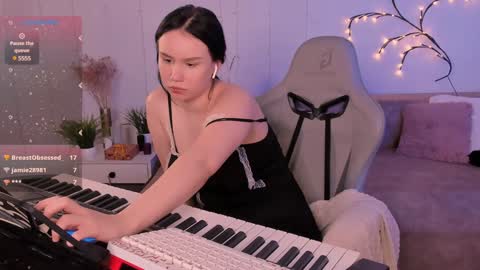 Alisia online show from 15, 1, 2025