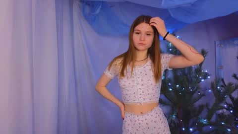 Snapshot of alisia_spinnet chatting on 4, 1, 2025 Alisia online show from 4, 1, 2025