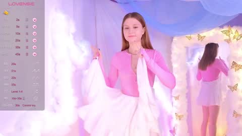 Snapshot of alisia_spinnet chatting on 3, 2, 2025 Alisia online show from 3, 2, 2025