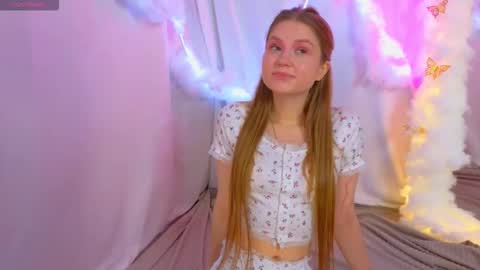 Snapshot of alisia_spinnet chatting on 9, 9, 2025 Alisia online show from 9, 9, 2025