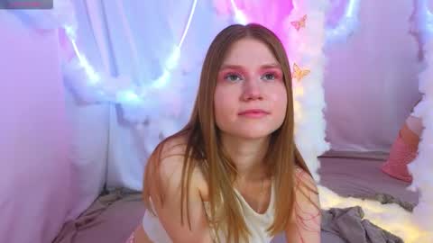 Snapshot of alisia_spinnet chatting on 12, 9, 2025 Alisia online show from 12, 9, 2025