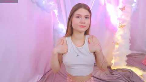 Snapshot of alisia_spinnet chatting on 19, 10, 2025 Alisia online show from 19, 10, 2025