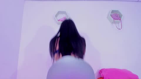 Snapshot of alisiacollinsss chatting on 19, 12, 2024 Alisia online show from 19, 12, 2024