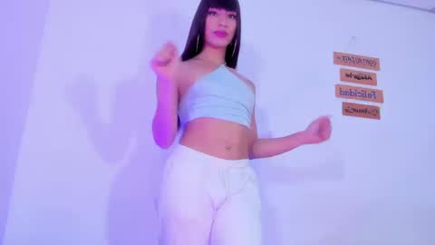 Snapshot of alisiacollinsss chatting on 11, 9, 2025 Alisia online show from 11, 9, 2025