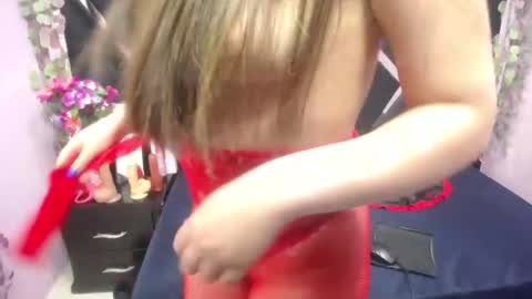 Snapshot of alison_maiker chatting on 16, 12, 2024 Alison Meiker online show from 16, 12, 2024