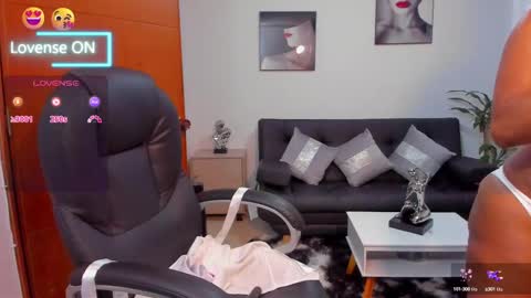 Snapshot of alisonlemoos chatting on 6, 3, 2025 Alisson online show from 6, 3, 2025