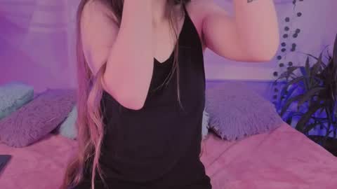 Snapshot of alissa_cute1 chatting on 18, 9, 2025 Mia online show from 18, 9, 2025