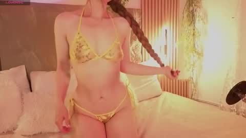 Snapshot of alissa_cute1 chatting on 11, 10, 2025 Mia online show from 11, 10, 2025