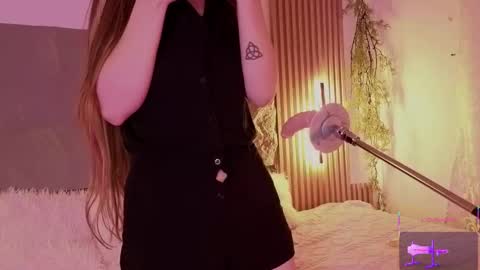 Snapshot of alissa_cute1 chatting on 28, 10, 2025 Mia online show from 28, 10, 2025