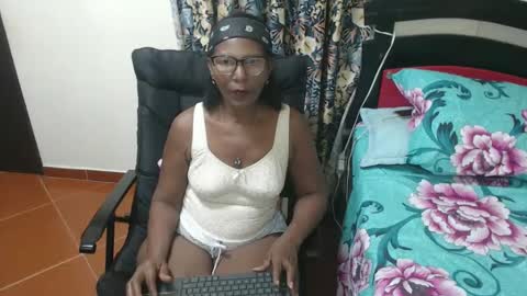 Snapshot of alisse27 chatting on 28, 2, 2025 allise online show from 28, 2, 2025