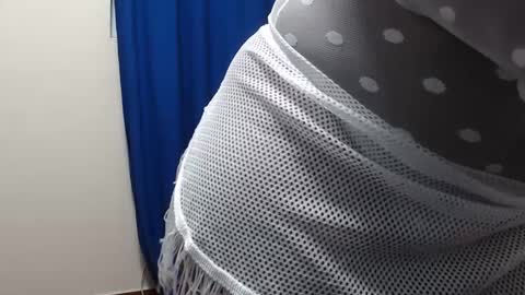 Snapshot of alisse27 chatting on 24, 9, 2025 allise online show from 24, 9, 2025