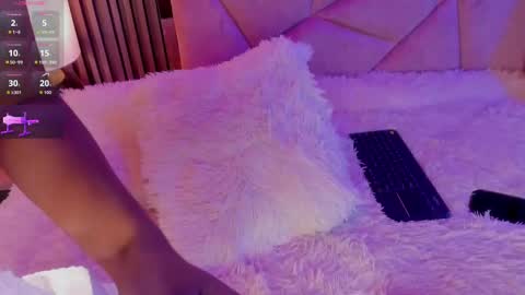 Snapshot of alisse_miller chatting on 28, 9, 2025 Alisse Miller online show from 28, 9, 2025