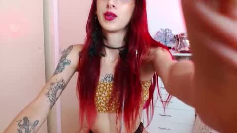 Snapshot of alissesallie_ chatting on 24, 11, 2025 alissesallie_ online show from 24, 11, 2025