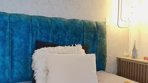 alisson_fox69 online show from 6, 11, 2025