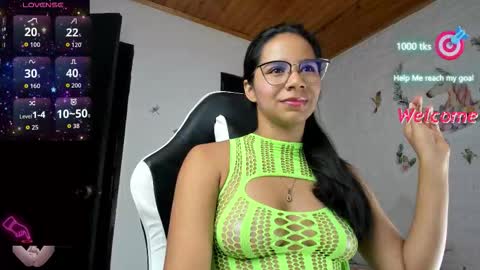 Snapshot of alisson_hoffman05 chatting on 27, 11, 2025 Alisson hoffman05 online show from 27, 11, 2025