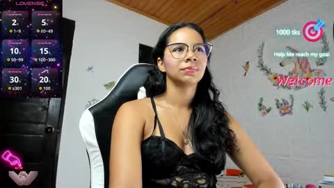 Snapshot of alisson_hoffman05 chatting on 14, 12, 2025 Alisson hoffman05 online show from 14, 12, 2025