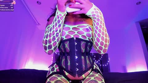 Snapshot of alisson_rocker chatting on 27, 1, 2025 online show from 27, 1, 2025