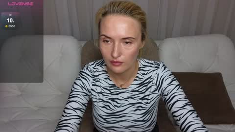 Snapshot of alisssarose chatting on 5, 12, 2024 alisssarose online show from 5, 12, 2024