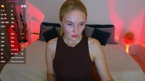 Snapshot of alisssarose chatting on 8, 10, 2025 alisssarose online show from 8, 10, 2025