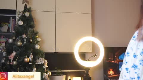 Snapshot of alitaangel_ chatting on 23, 1, 2025 A L I T A online show from 23, 1, 2025