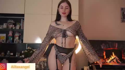 Snapshot of alitaangel_ chatting on 18, 2, 2025 A L I T A online show from 18, 2, 2025