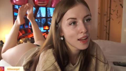 Snapshot of alitaangel_ chatting on 3, 12, 2025 A L I T A online show from 3, 12, 2025