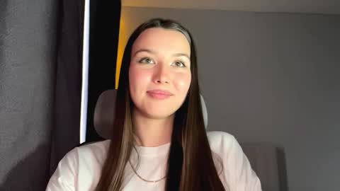 Snapshot of alitalapre chatting on 19, 11, 2025 Annie online show from 19, 11, 2025