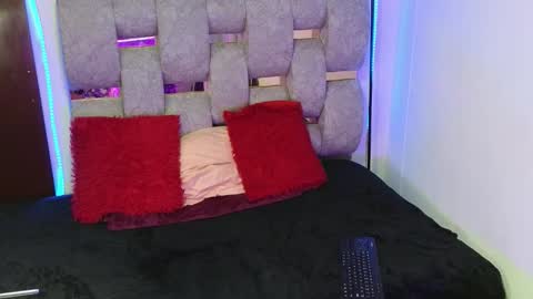 alix_kitty_ online show from 13, 12, 2025