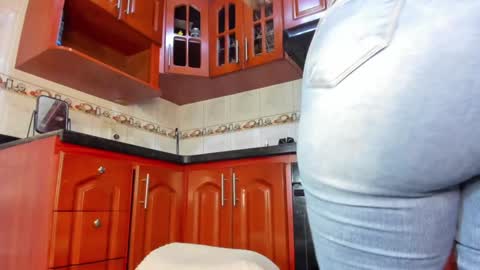 Snapshot of alixlong chatting on 10, 1, 2025 Alix online show from 10, 1, 2025