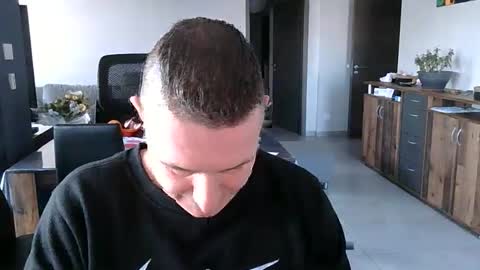 Snapshot of allan57000 chatting on 7, 1, 2026 allan57000 online show from 7, 1, 2026