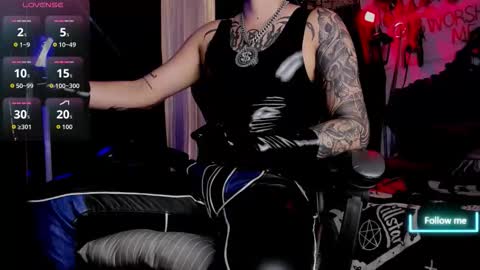   online show from 24, 10, 2025