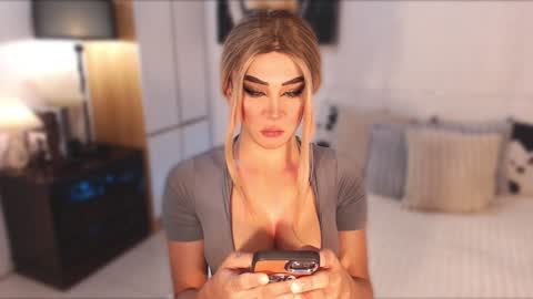 Snapshot of allareillusionxxx chatting on 22, 1, 2025 Miss Gia online show from 22, 1, 2025