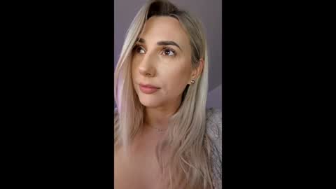 A day u didnt smile is a lost day online show from 1, 4, 2026