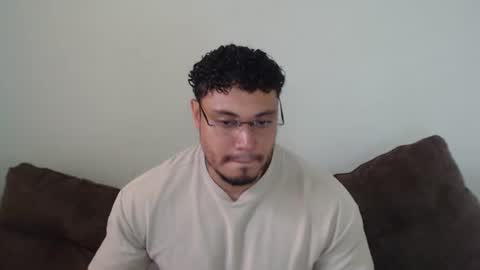 Snapshot of allen_ferrer10 chatting on 8, 4, 2026 allen_ferrer10 online show from 8, 4, 2026