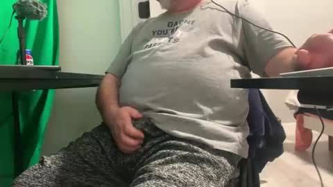 Allergictolove online show from 8, 1, 2025