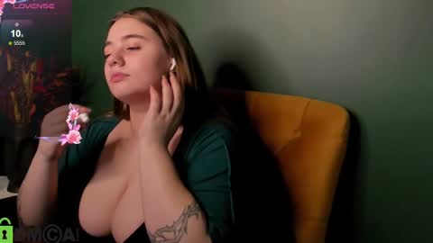 Snapshot of alli_aster chatting on 9, 3, 2025 alli_aster online show from 9, 3, 2025