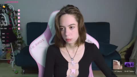 Snapshot of allie_hazie chatting on 2, 12, 2024 alice online show from 2, 12, 2024