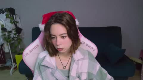 Snapshot of allie_hazie chatting on 26, 12, 2024 alice online show from 26, 12, 2024