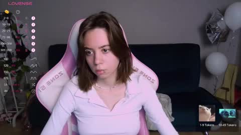 Snapshot of allie_hazie chatting on 11, 3, 2025 alice online show from 11, 3, 2025