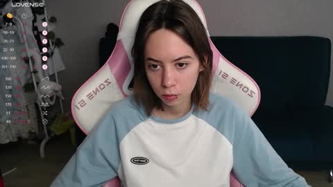 Snapshot of allie_hazie chatting on 11, 9, 2025 alice online show from 11, 9, 2025