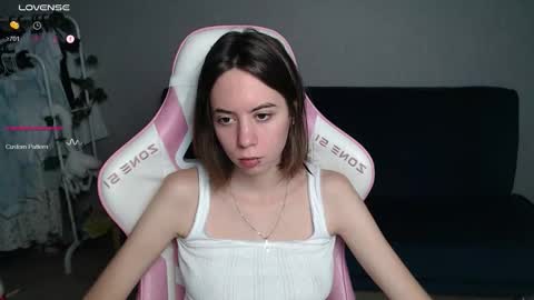 Snapshot of allie_hazie chatting on 12, 9, 2025 alice online show from 12, 9, 2025