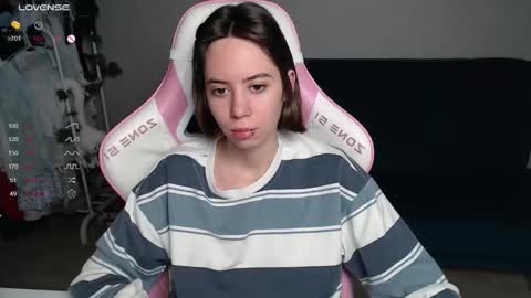 Snapshot of allie_hazie chatting on 28, 9, 2025 alice online show from 28, 9, 2025