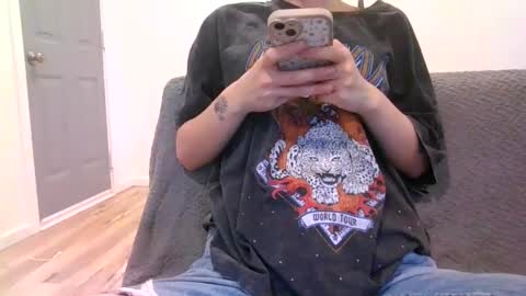 alliebearx online show from 10, 2, 2025