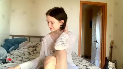 Snapshot of allisonbreese chatting on 19, 5, 2026 Viola online show from 19, 5, 2026