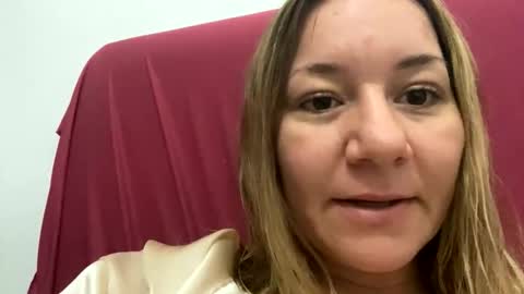 Snapshot of allisonlove2 chatting on 15, 4, 2026 allisonlove2 online show from 15, 4, 2026