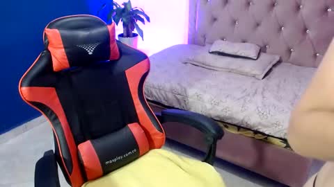 Snapshot of allisonlove_88 chatting on 18, 1, 2025 ALLISON online show from 18, 1, 2025